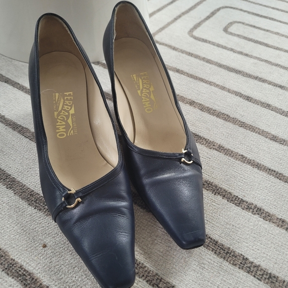 Vintage Salvatore Ferragamo - Picture 2 of 5